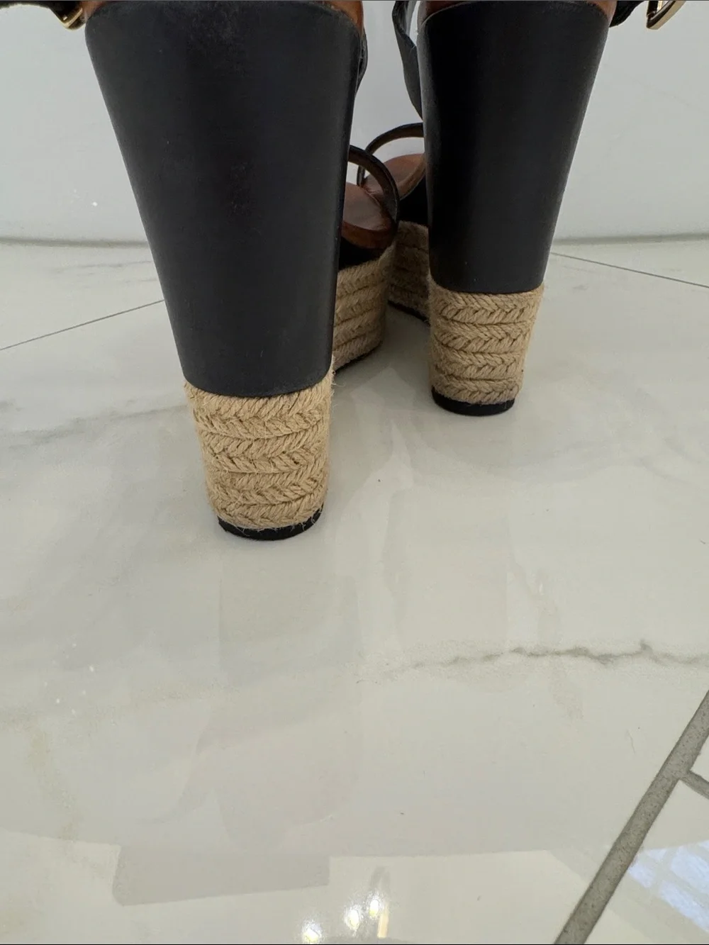 Jessica Simpson chic black